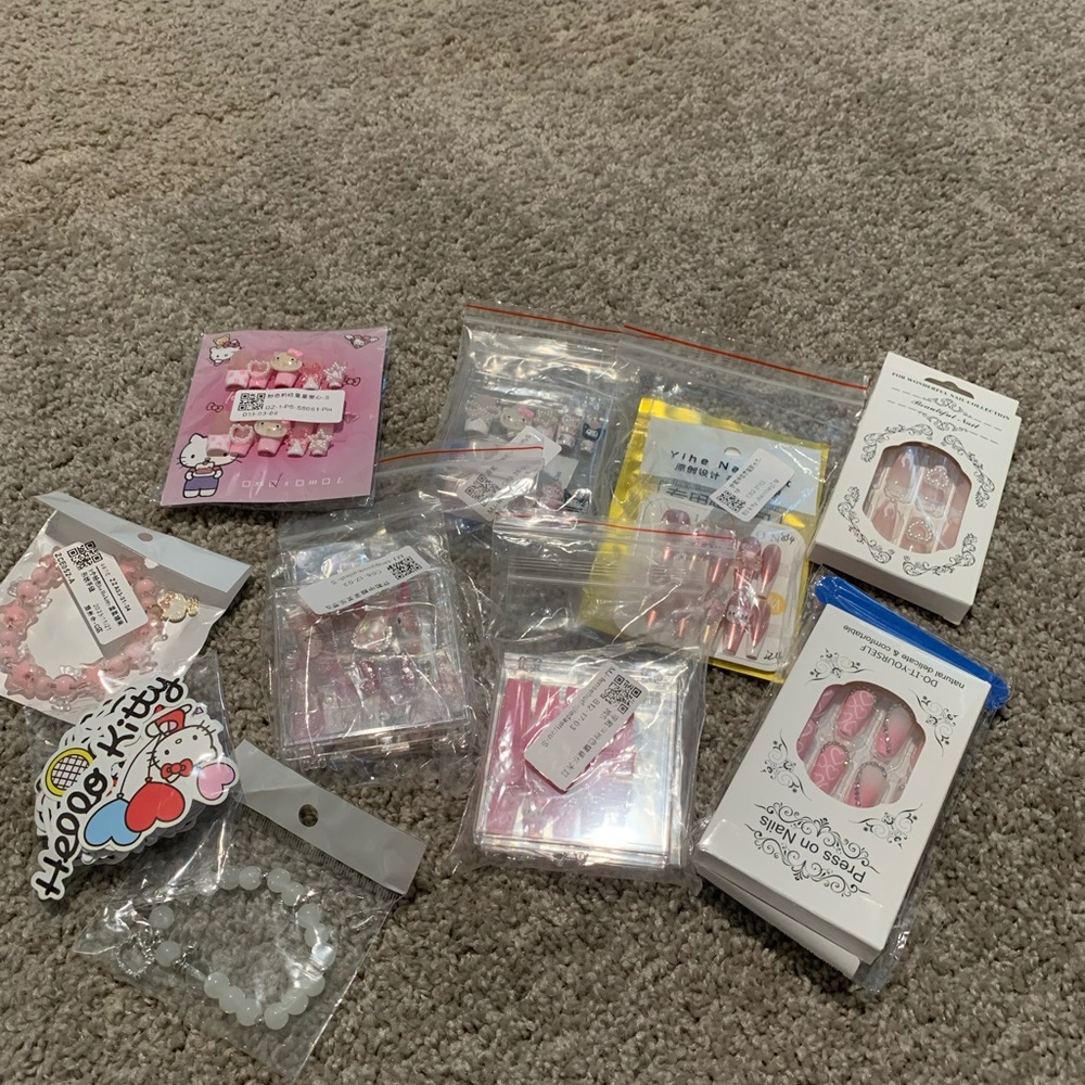 Set of Hello Kitty Accessories